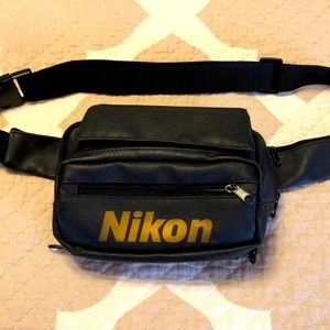 📷 90’s Nikon UNISEX Waist Belt/Fanny Sack, with 7 Zipper Storage Compartments
